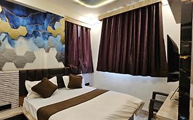 Hotel Rising Gest Ahmedabad